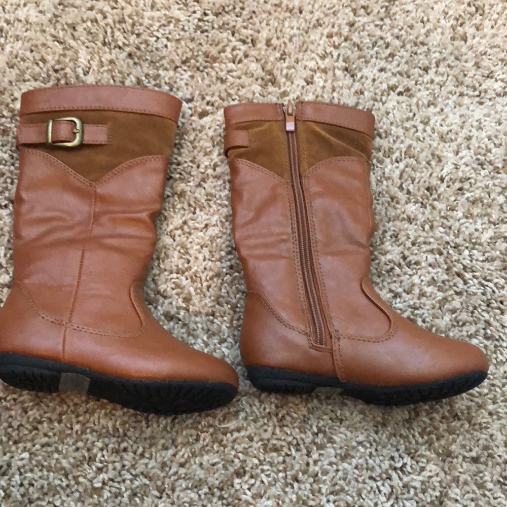 Camel color toddler boots